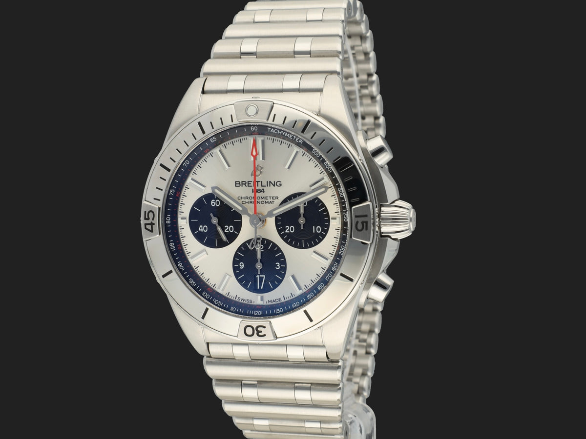Breitling Chronomat B01 42 Silver Dial AB0134  (1)