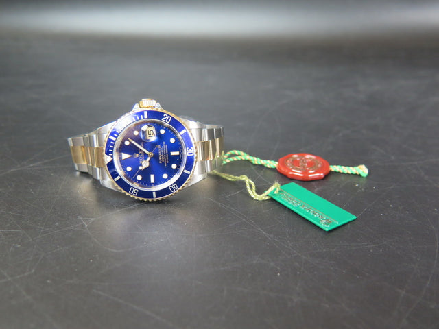 Rolex Submariner Date Gold/Steel Y-Serial