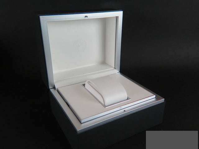 IWC  Box