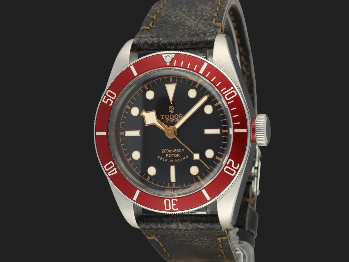 Tudor Heritage Black Bay Red 79220R (1)