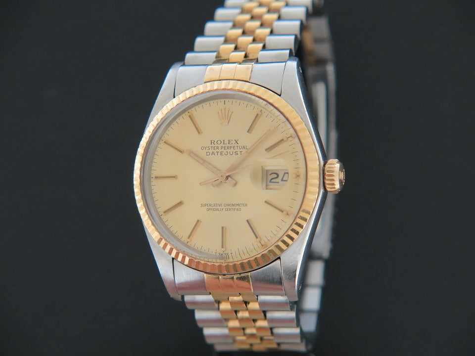 Rolex Datejust 16013  Champagne Dial FULL SET WV2116 (1)