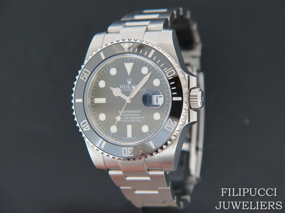 Rolex Submariner Date  116610LN    (1)