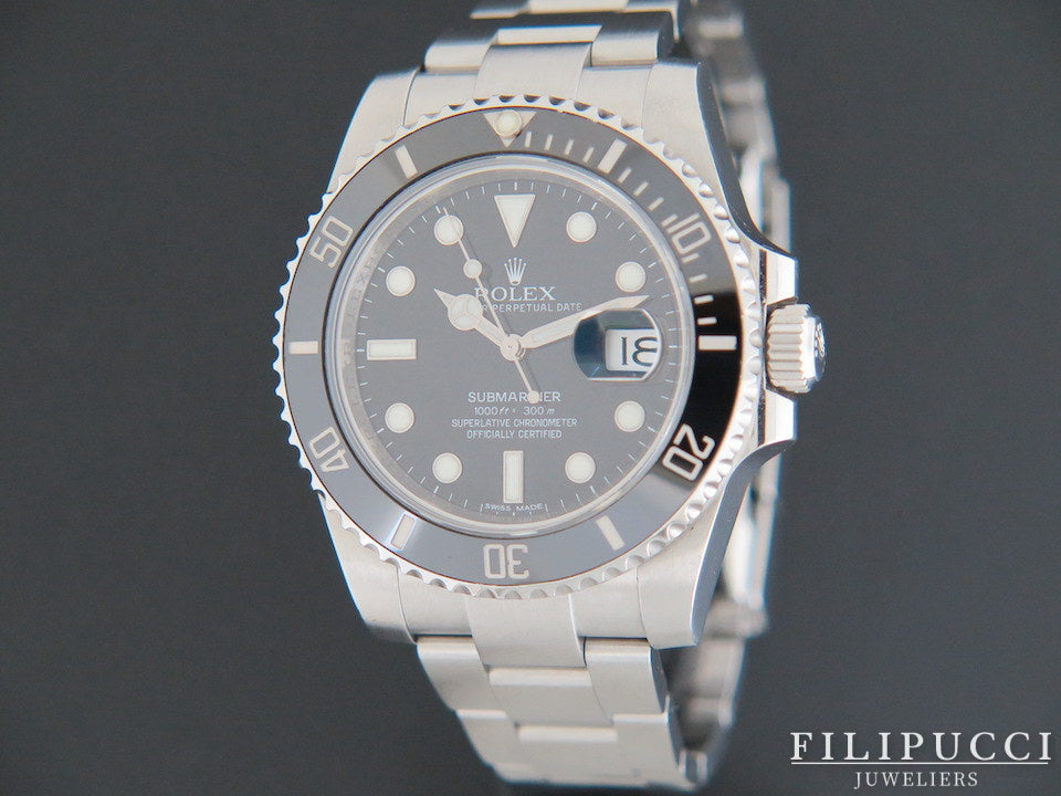 Rolex Submariner Date 116610LN  (1)