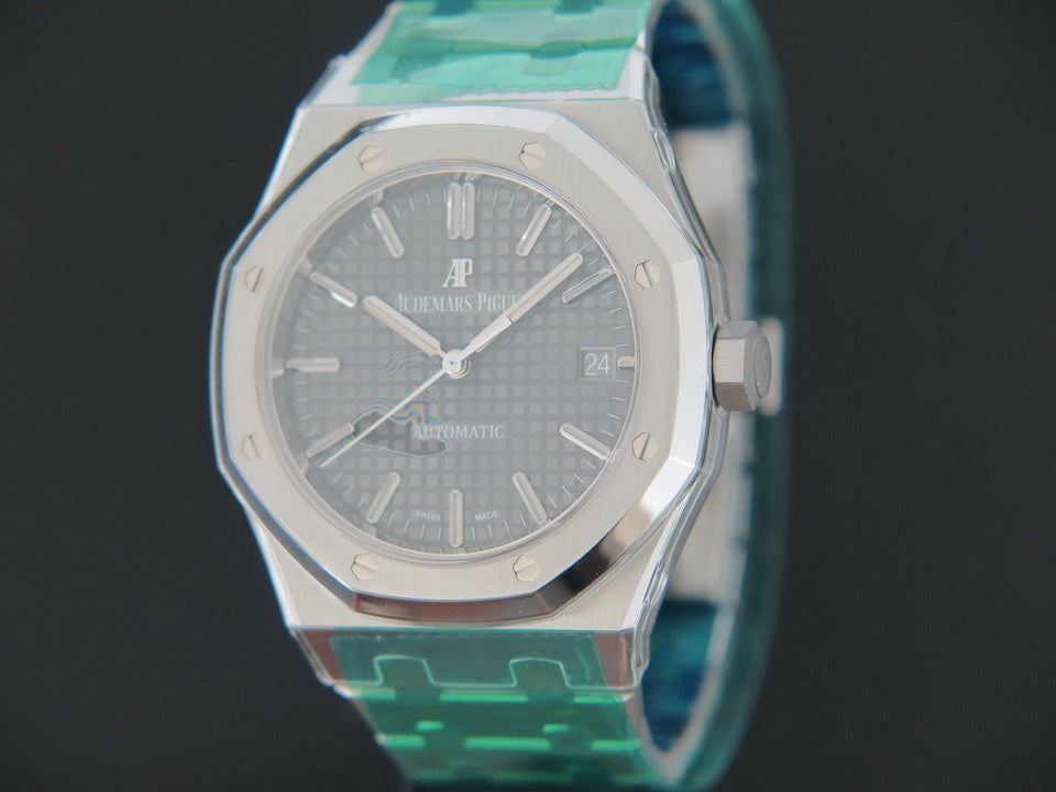 Audemars Piguet Royal Oak 15450ST.OO.1256ST.02 Rhodium Dial NEW (BTW) (1)
