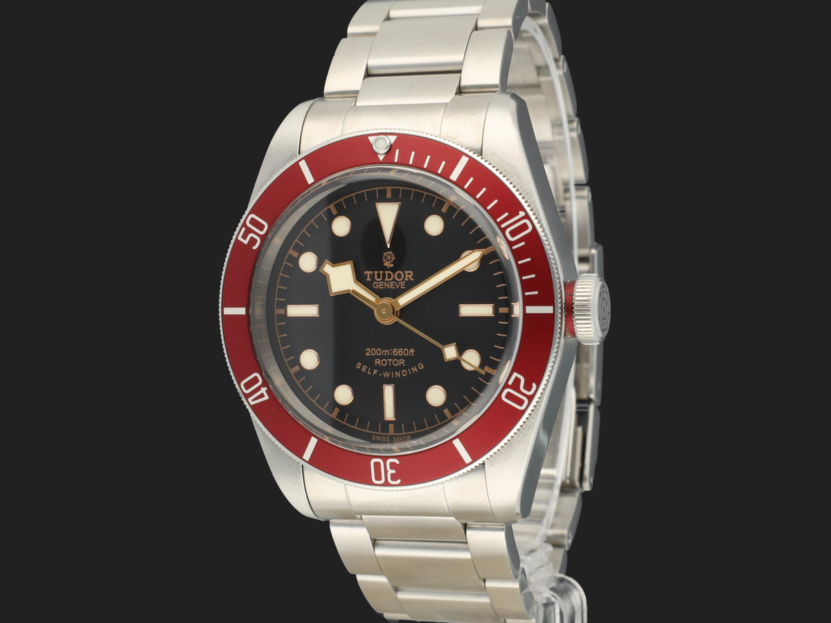 Tudor Heritage Black Bay Red 79220R (1)