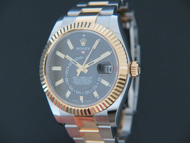 Rolex Sky-Dweller Gold/Steel Black