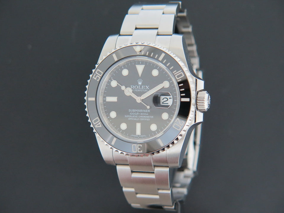 Rolex Submariner Date 116610LN (1)