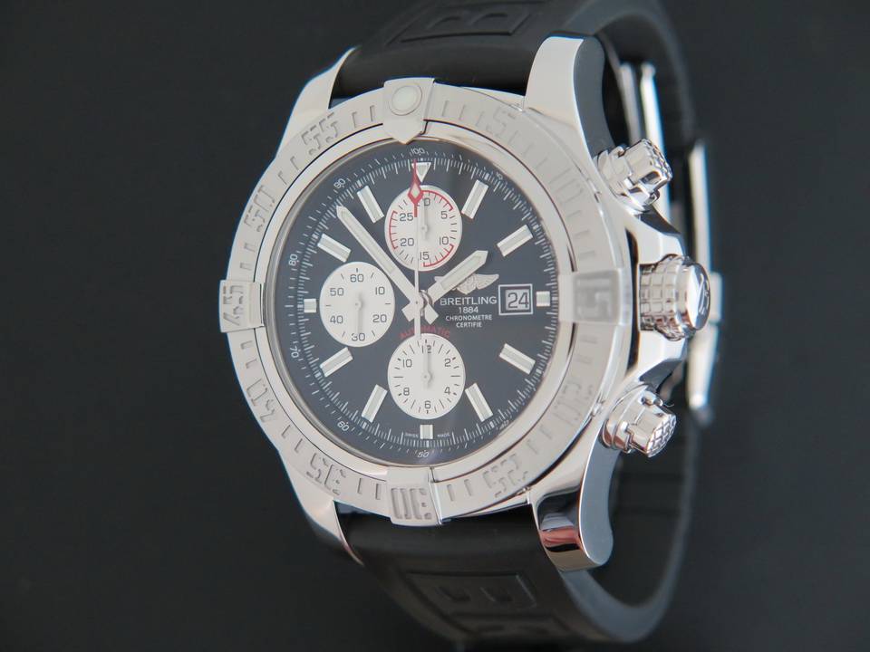 Breitling Super Avenger II A13371 (1)