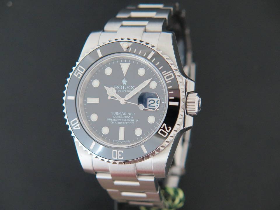 Rolex Oyster Perpetual Submariner Date  (1)