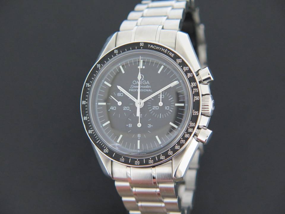 Omega Speedmaster Moonwatch Apollo 11 ''The eagle has landed'' (1)