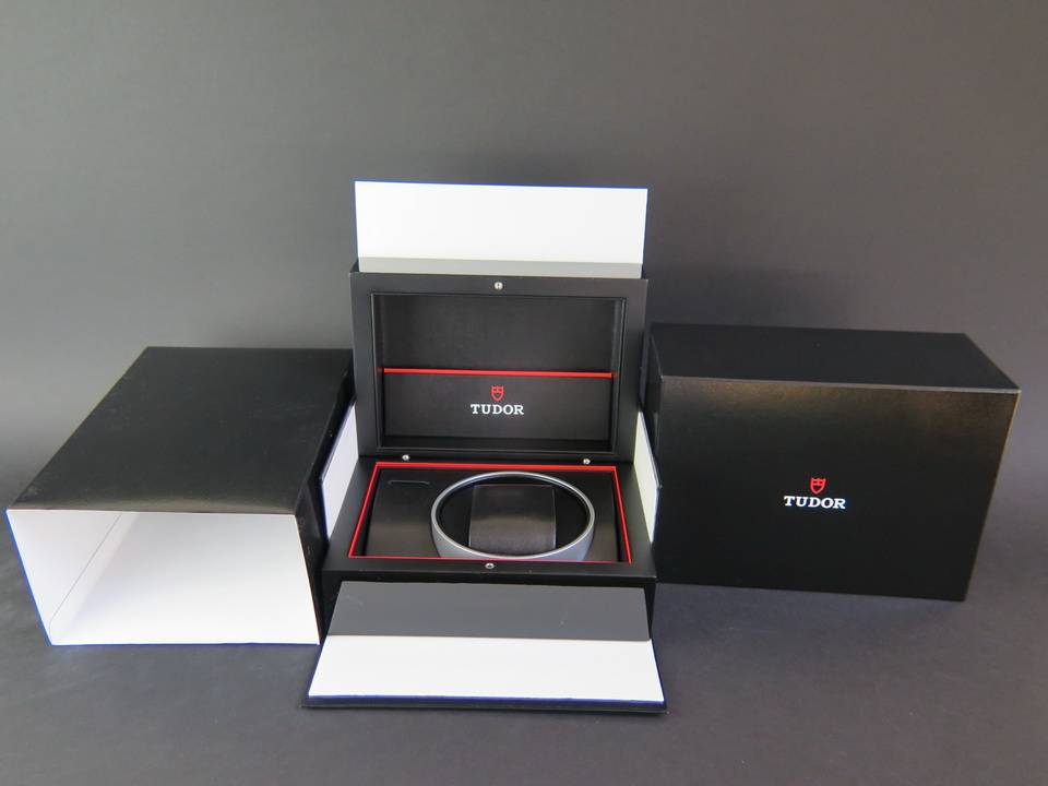 Tudor Box Set ref. 44088.04 (1)