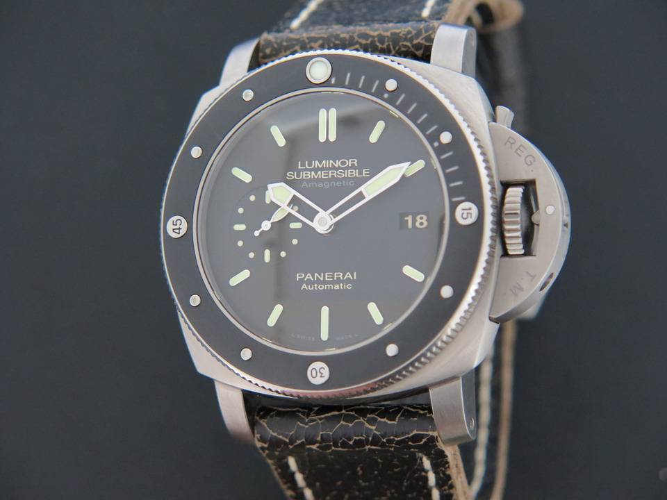 Panerai Luminor Submersible 1950 Amagnetic 3-Days (1)