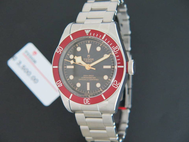 Tudor Heritage Black Bay