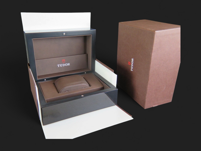 Tudor Box set ref. 45728.04