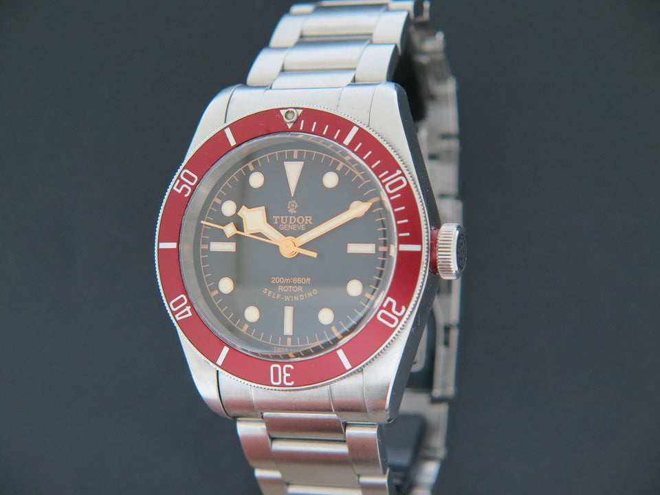 Tudor Heritage Black Bay Red 79220R (1)