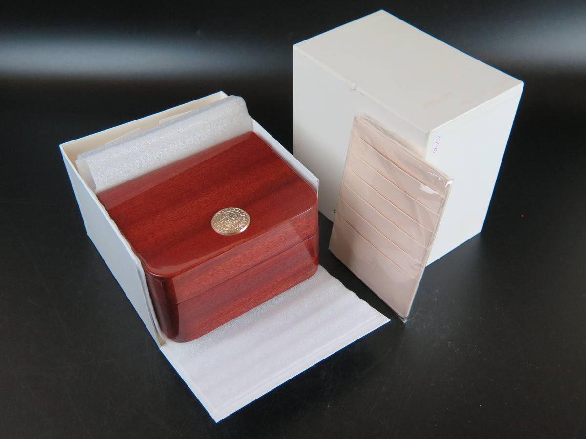 Omega Box Set With Cardholder (1)