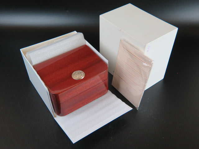 Omega Box Set With Cardholder