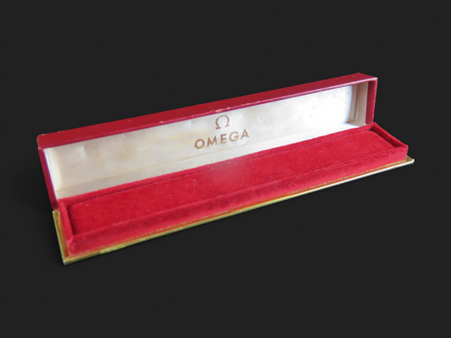 Omega Vintage Box