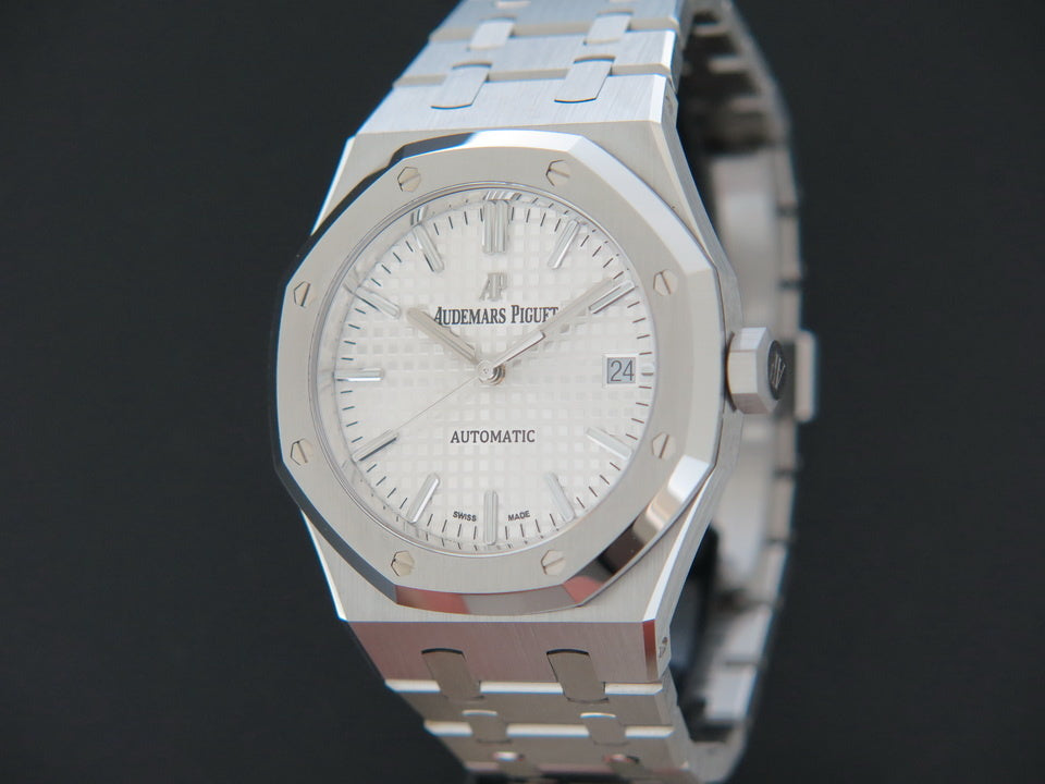 Audemars Piguet Royal Oak Silver Dial NEW 15450ST.OO.1256ST.01 126710BLNR (1)
