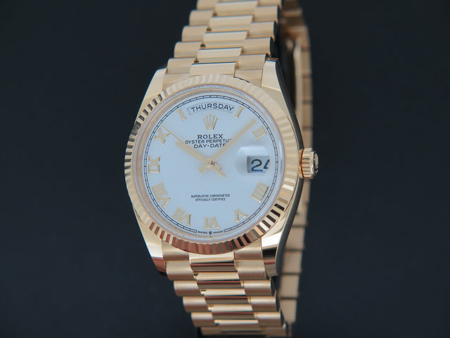 Rolex Day-Date Yellow Gold White Roman Dial 99% NEW