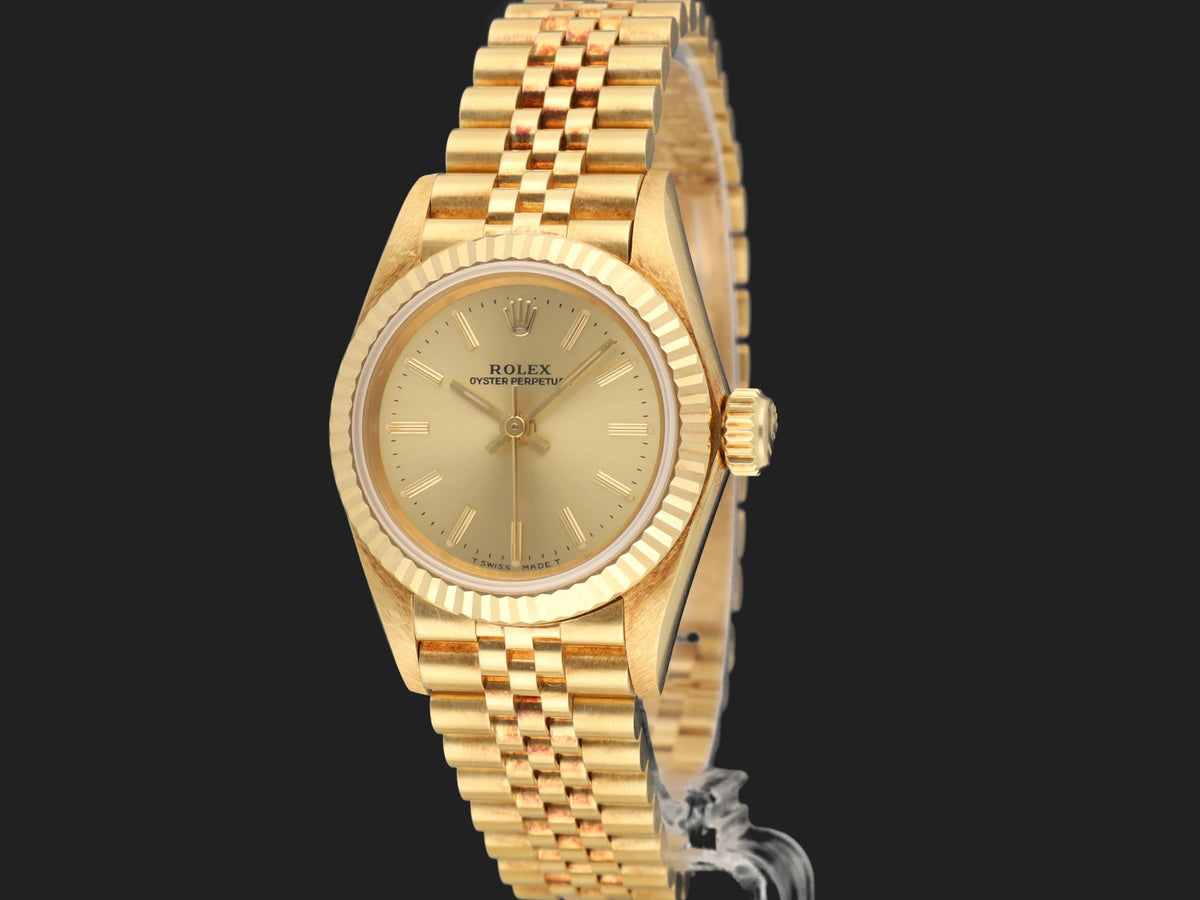 Rolex Oyster Perpetual 26 Yellow Gold Champagne Dial 67198 (1)