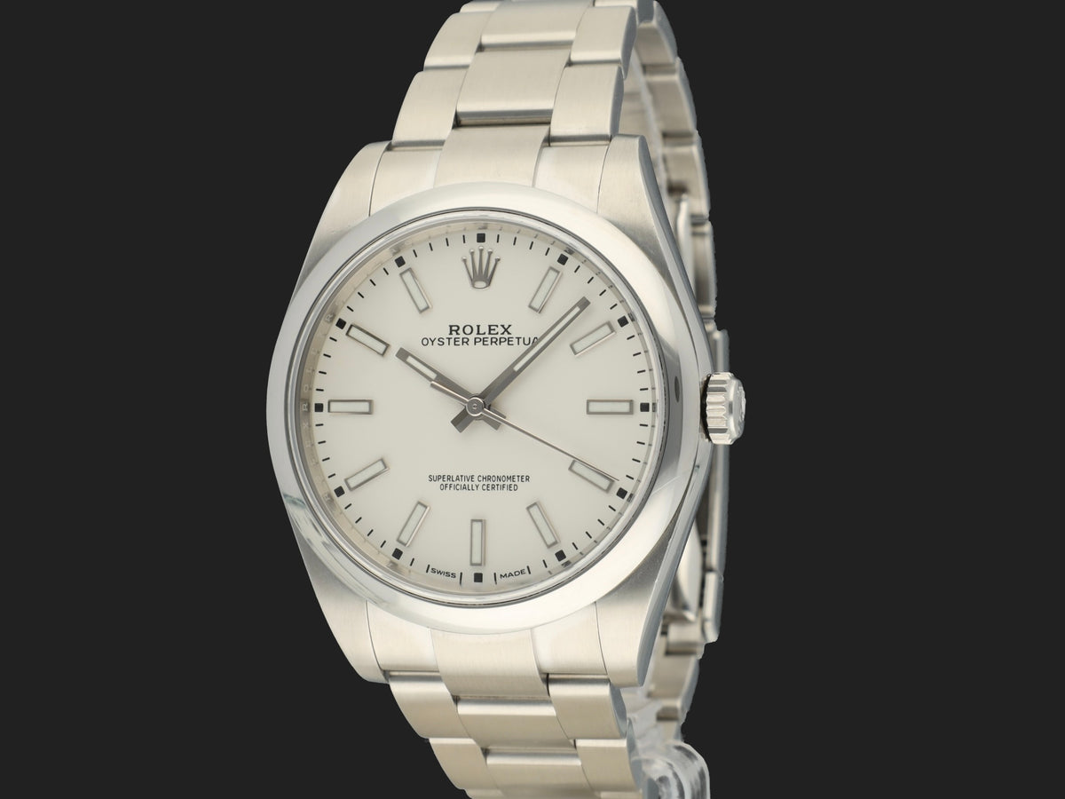 Rolex Oyster Perpetual 39 White Dial 114300 (1)