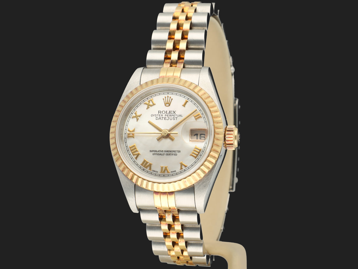 Rolex Lady-Datejust 26 Mother Of Pearl Roman Dial 69173   (1)