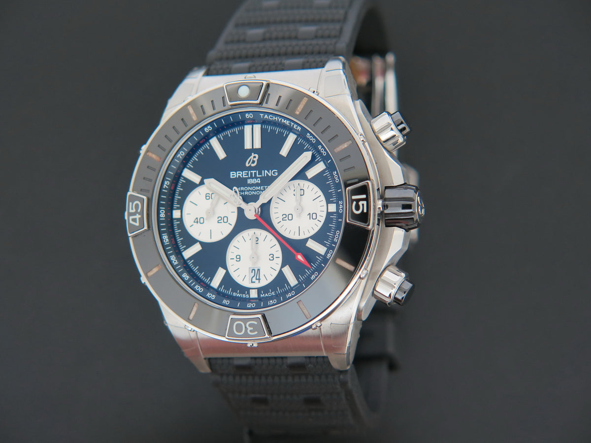 Breitling Super Chronomat B01 44 Black Dial AB0136 NEW (1)
