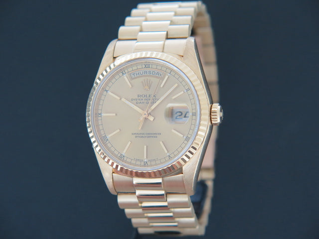 Rolex Day-Date Yellow Gold Champagne Dial Full Set