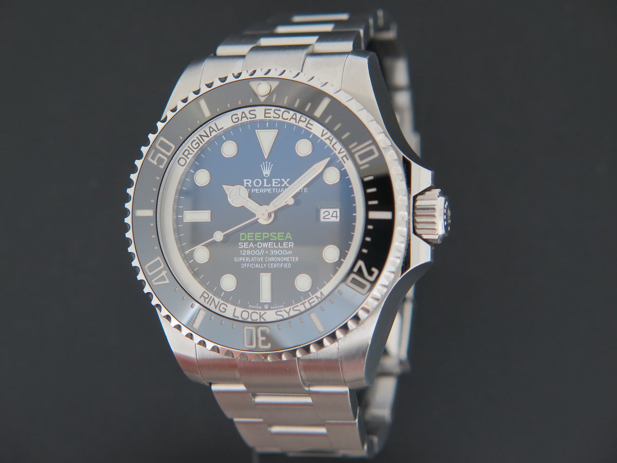 Rolex Sea-Dweller Deepsea D-Blue James Cameron 126660 (1)