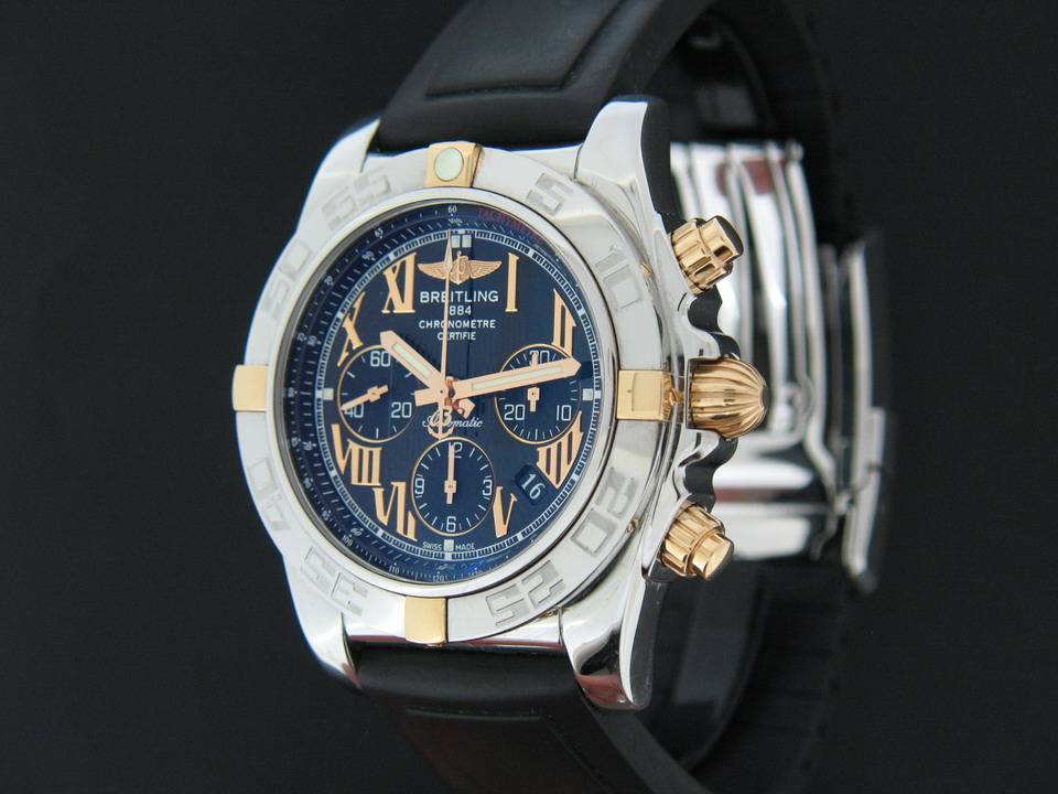 Breitling Chronomat 44 (1)