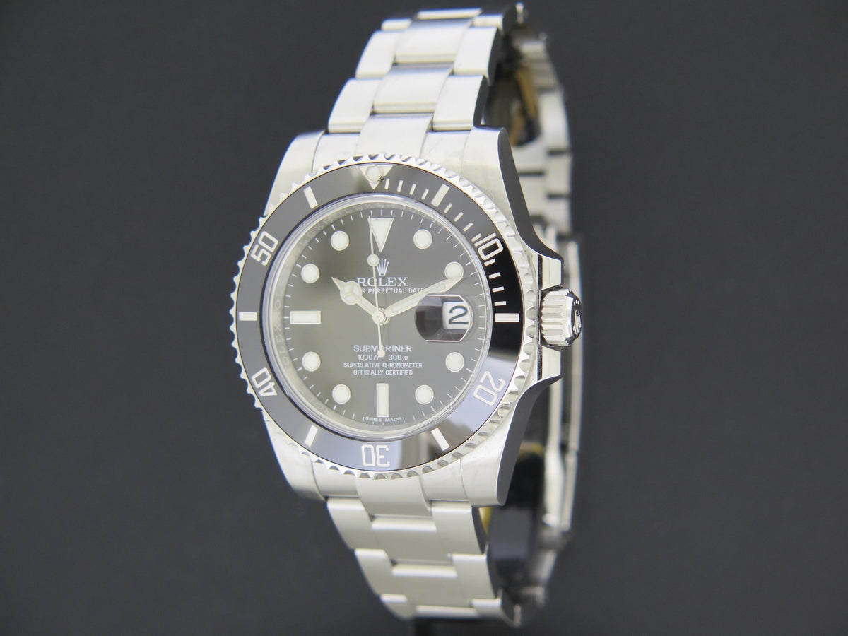 Rolex Submariner Date 116610LN (1)