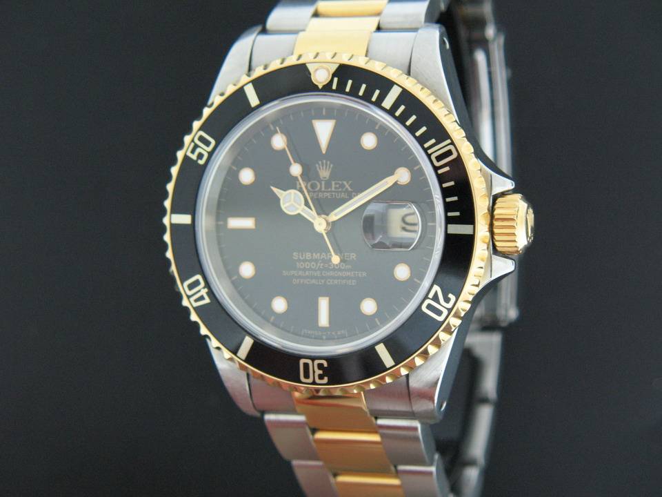 Rolex Oyster Perpetual Submariner Date (1)