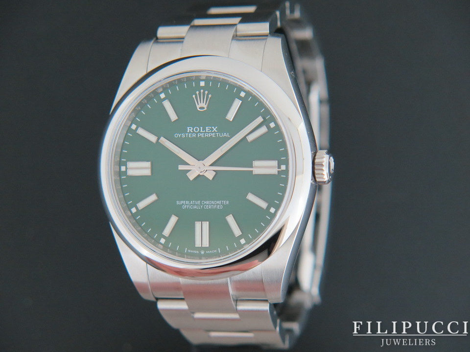 Rolex Oyster Perpetual 41 Green Dial 124300 NEW MODEL (1)