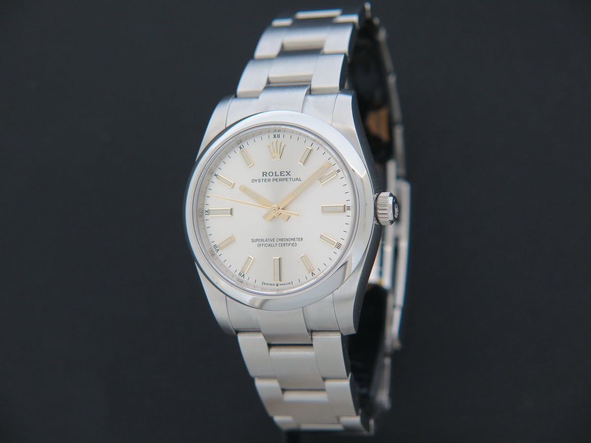 Rolex Oyster Perpetual 34 Silver Dial 124200 (1)