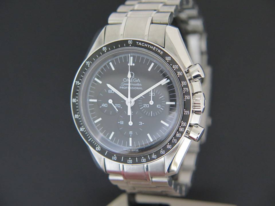 Omega Speedmaster Professional (1)