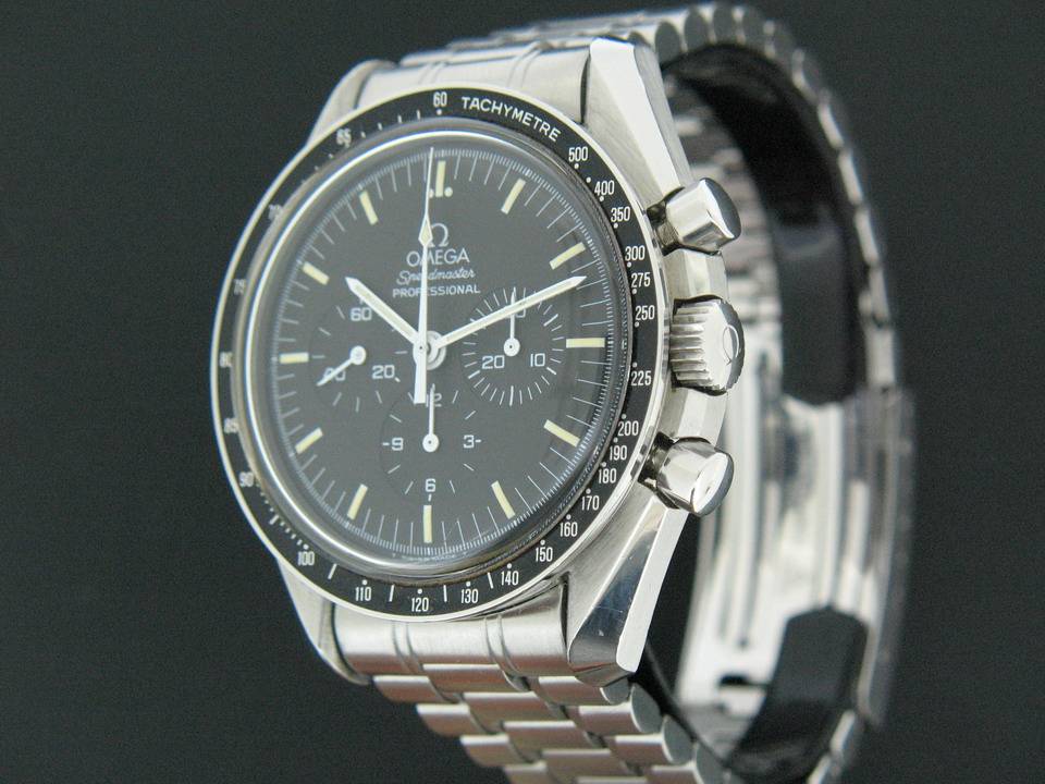 Omega Speedmaster Professional (1)