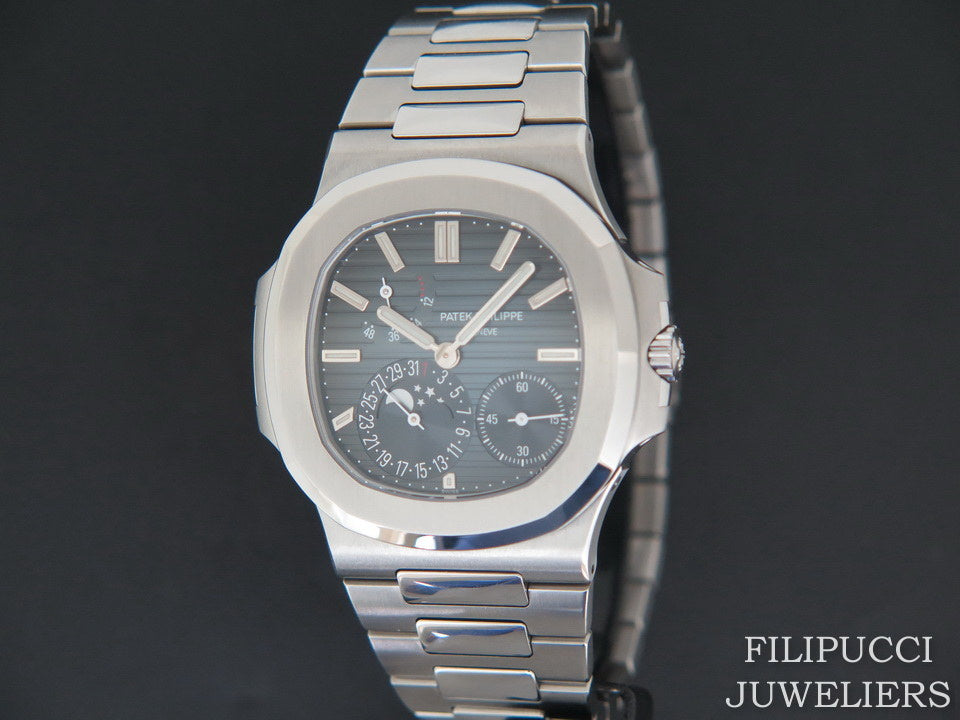 Patek Philippe Nautilus 5712/1A (1)