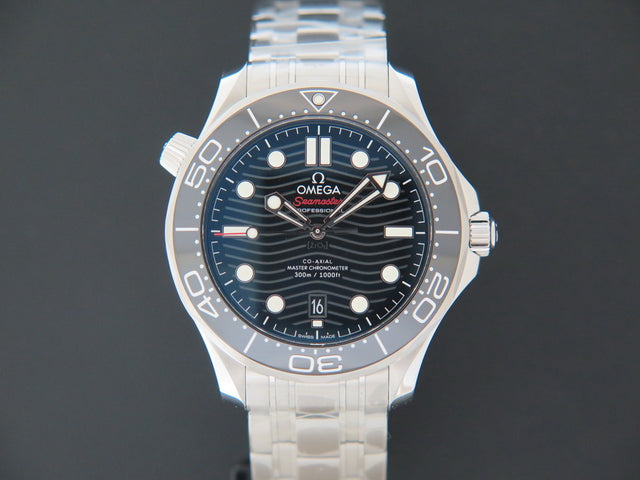 Omega Seamaster Diver 300M Coâ€‘Axial Master Chronometer NEW