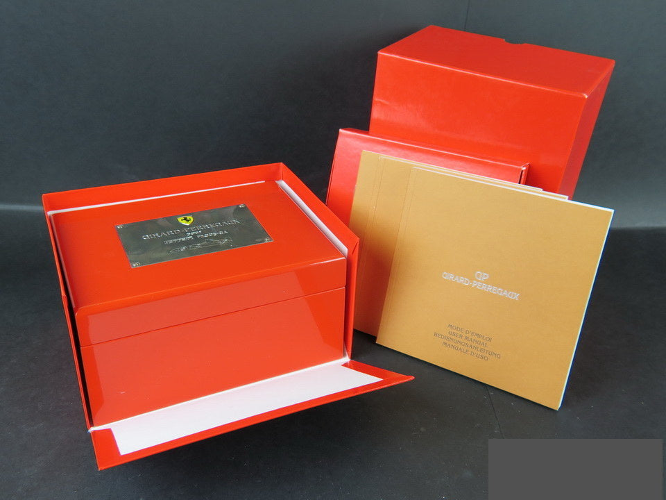 Girard-Perregaux Box set and booklets Ferrari GP2003 (1)