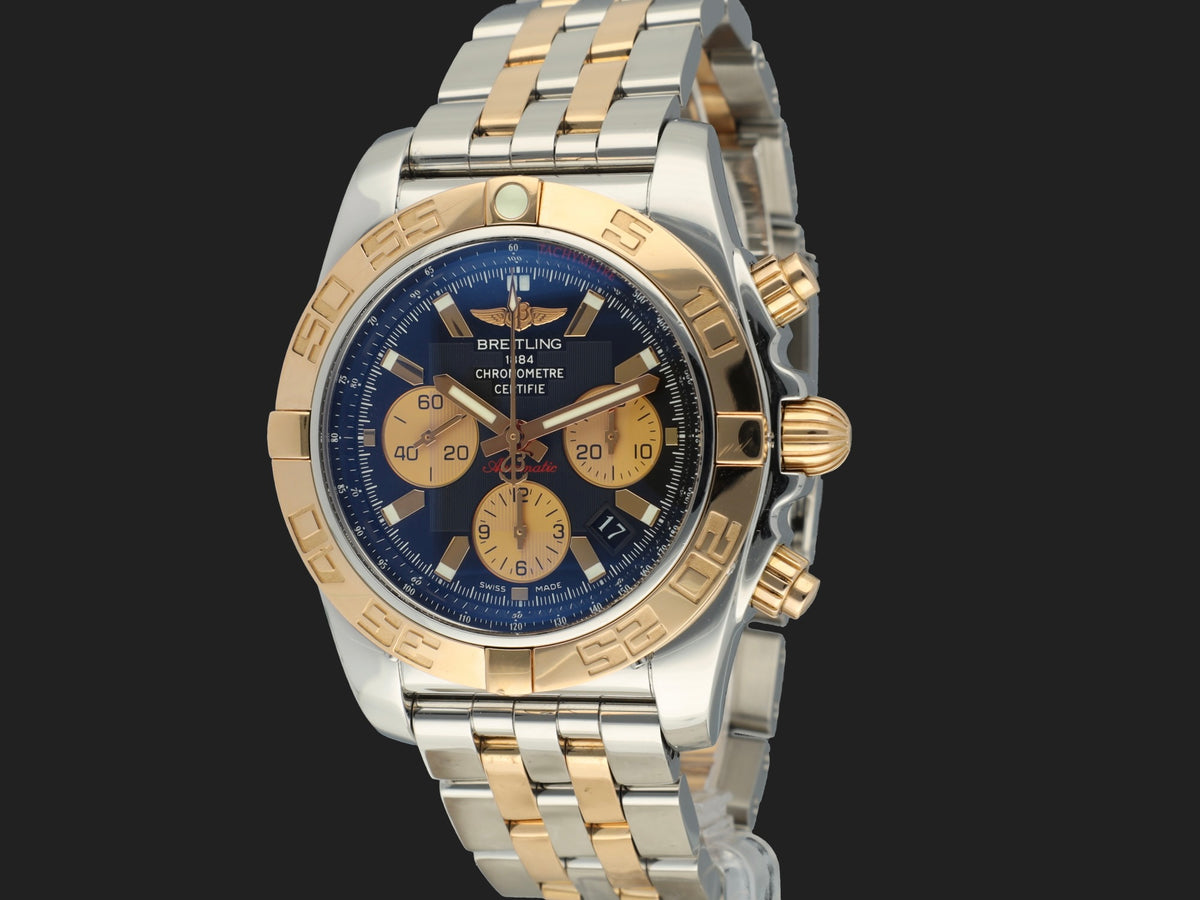 Breitling Chronomat 44 Gold/Steel Black Dial CB011012 (1)