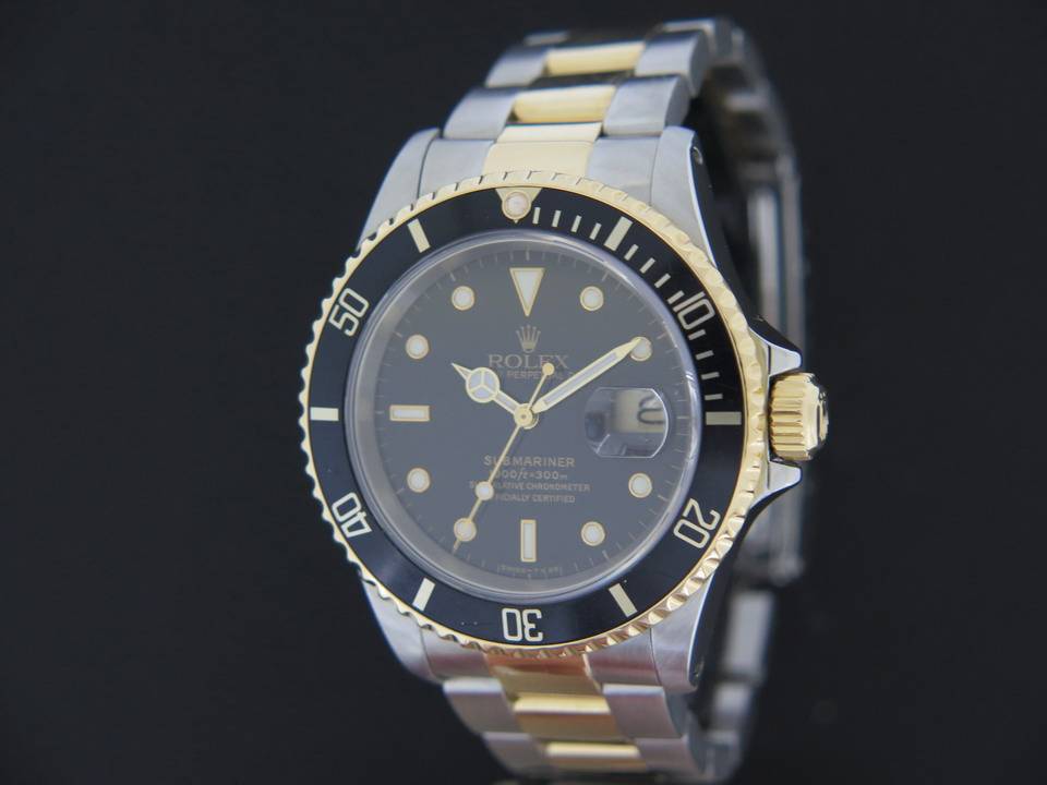 Rolex Oyster Perpetual Submariner Date (1)
