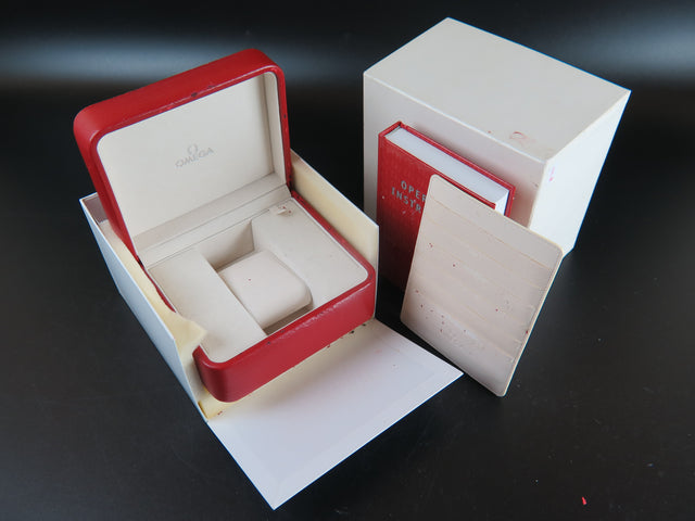 Omega Box Set With Cardholder And Manual