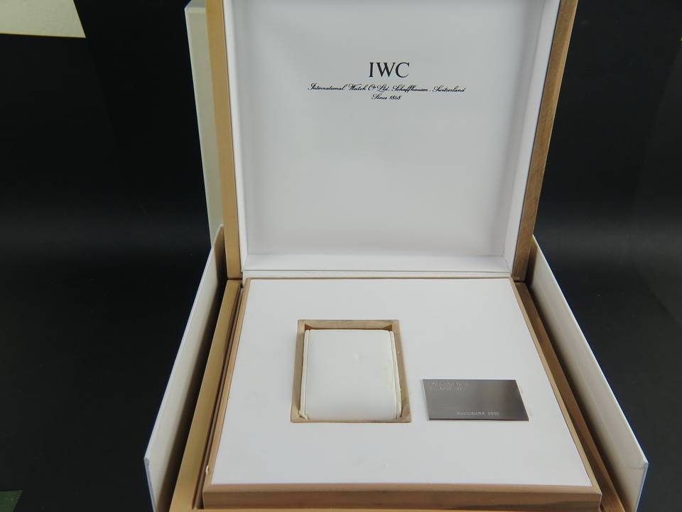 IWC Box (1)