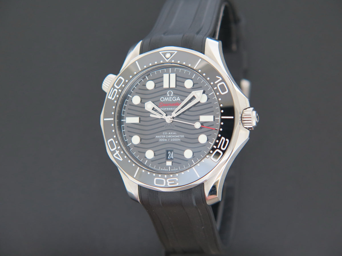 Omega Seamaster Diver 300M Co-Axial Master Chronometer 21032422001001 (1)