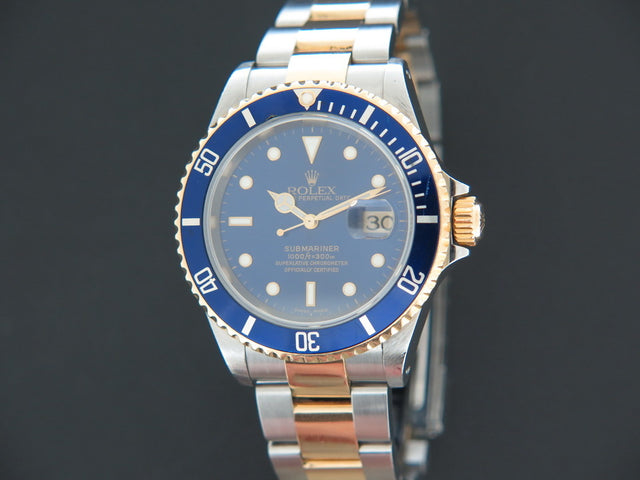 Rolex Submariner Date Gold/Steel Y-Serial