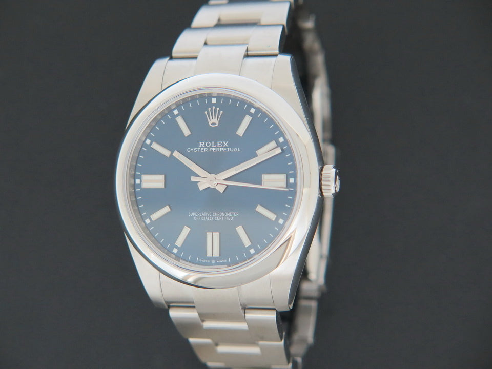 Rolex Oyster Perpetual 41 Blue Dial 124300 NEW  (1)