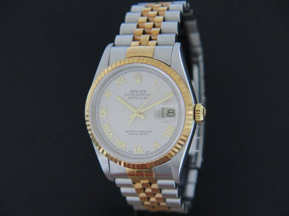 Rolex Oyster Perpetual Datejust (1)