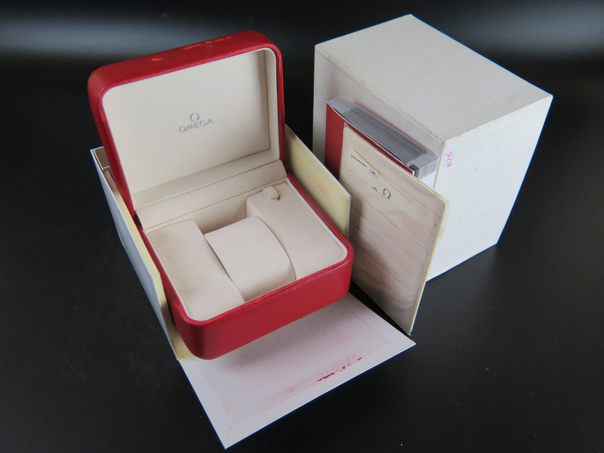 Omega Box Set With Cardholder And Booklet (1)