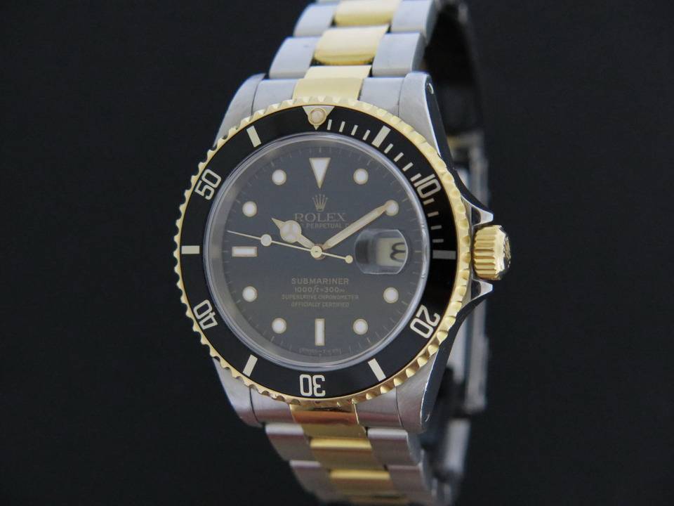Rolex Oyster Perpetual Submariner Date (1)